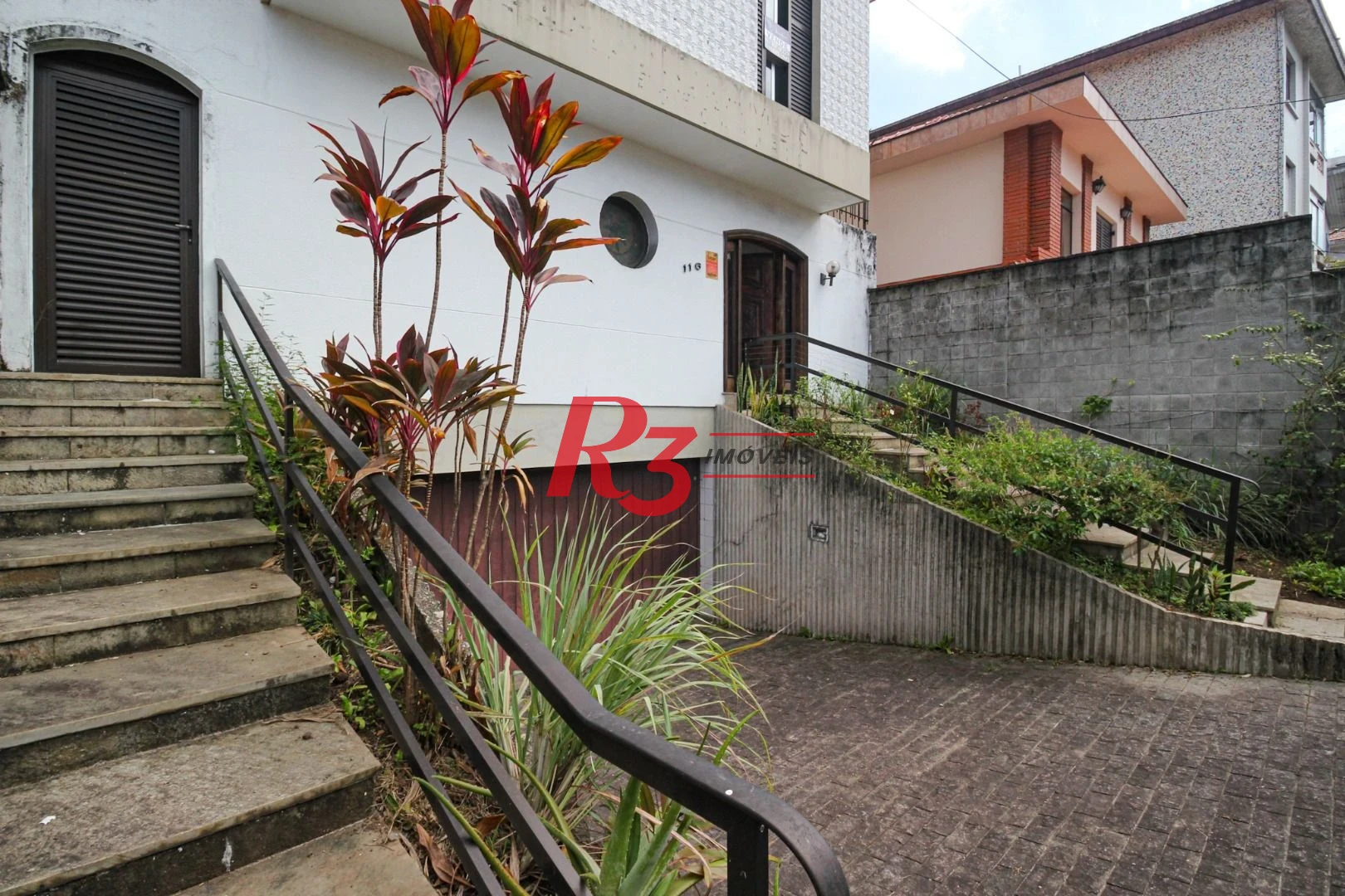 Sobrado para alugar com 4 dormitórios 1 Suíte, 390 m² Piscina, 2 VGS Boqueirão Santos/SP