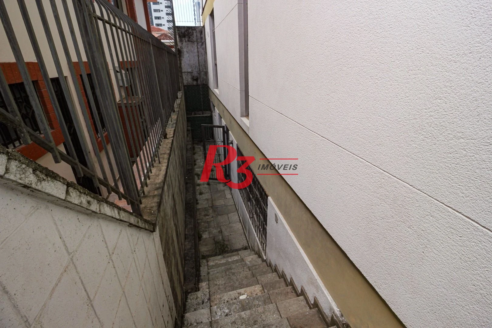 Sobrado para alugar com 4 dormitórios 1 Suíte, 390 m² Piscina, 2 VGS Boqueirão Santos/SP