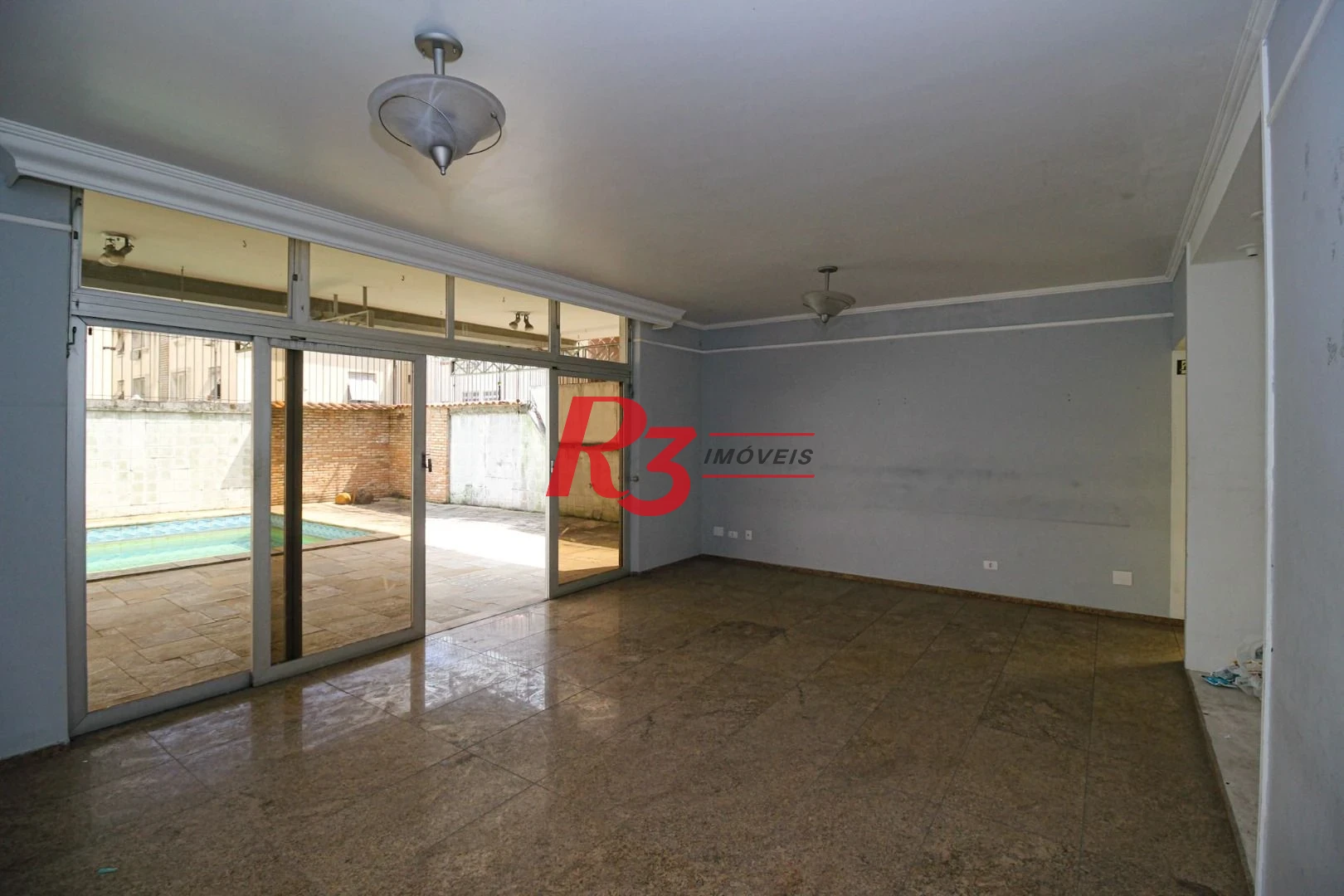 Sobrado para alugar com 4 dormitórios 1 Suíte, 390 m² Piscina, 2 VGS Boqueirão Santos/SP
