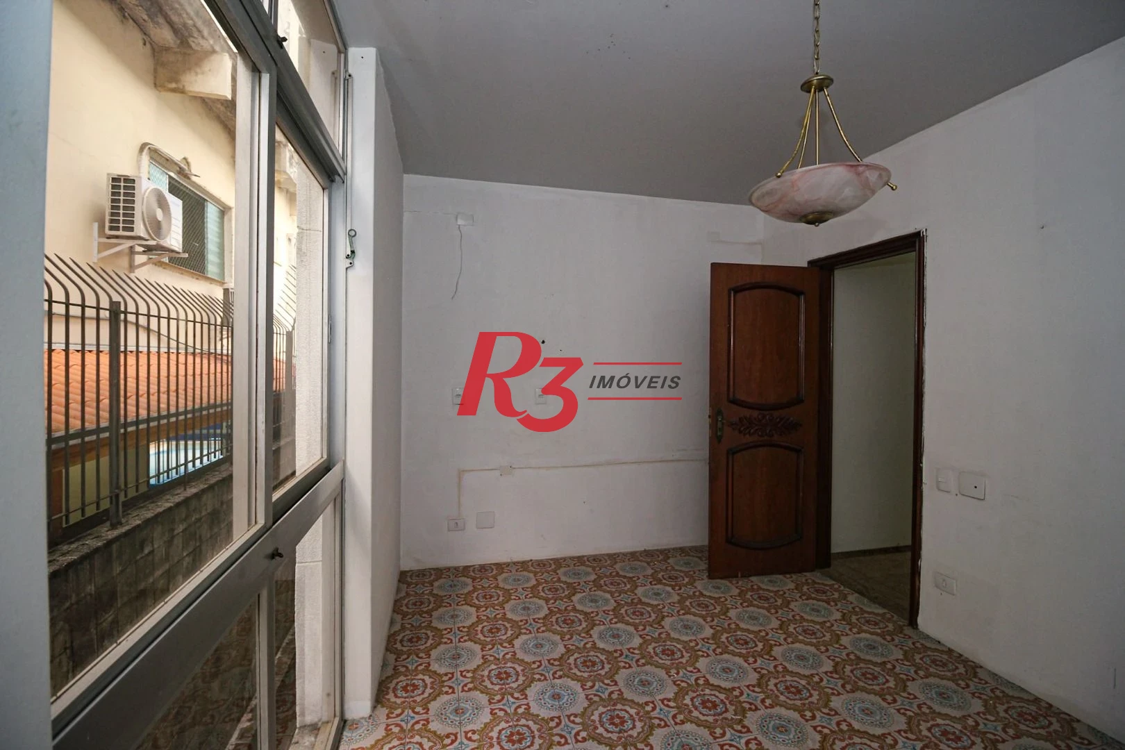 Sobrado para alugar com 4 dormitórios 1 Suíte, 390 m² Piscina, 2 VGS Boqueirão Santos/SP