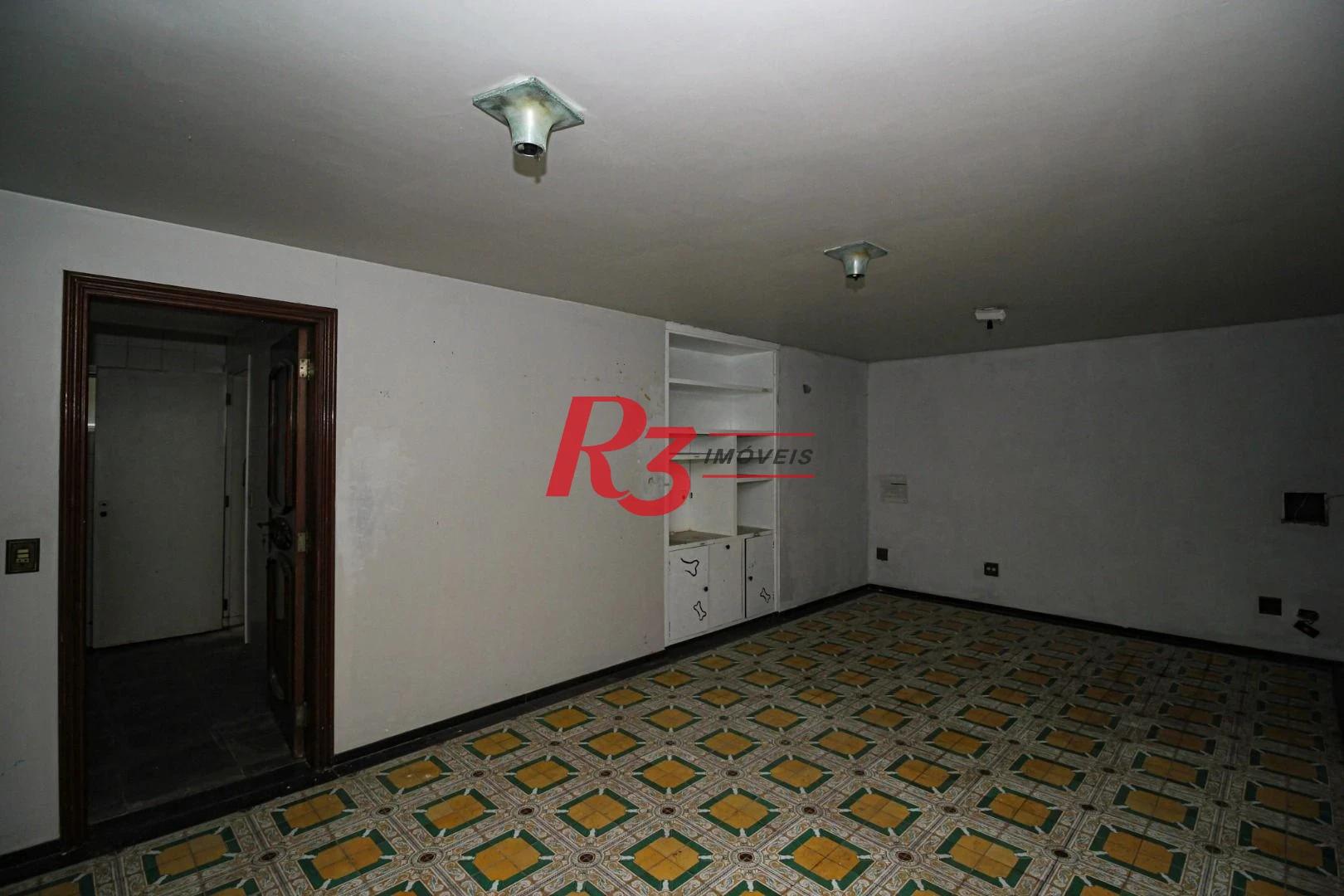Sobrado para alugar com 4 dormitórios 1 Suíte, 390 m² Piscina, 2 VGS Boqueirão Santos/SP