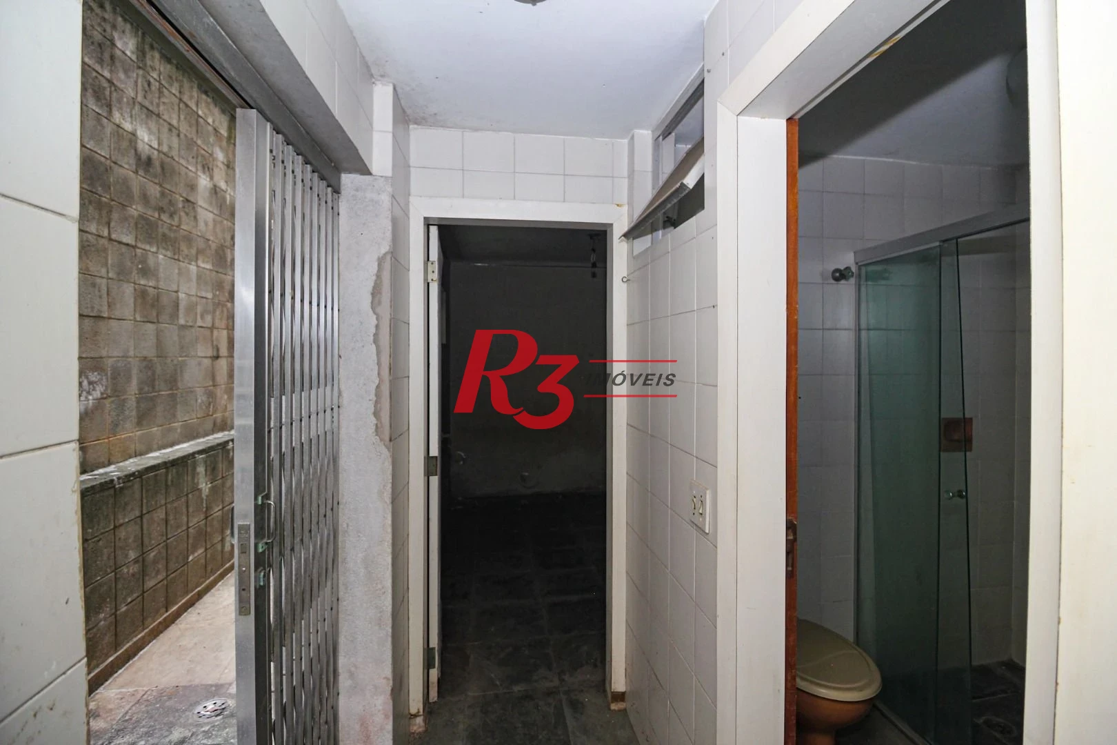Sobrado para alugar com 4 dormitórios 1 Suíte, 390 m² Piscina, 2 VGS Boqueirão Santos/SP