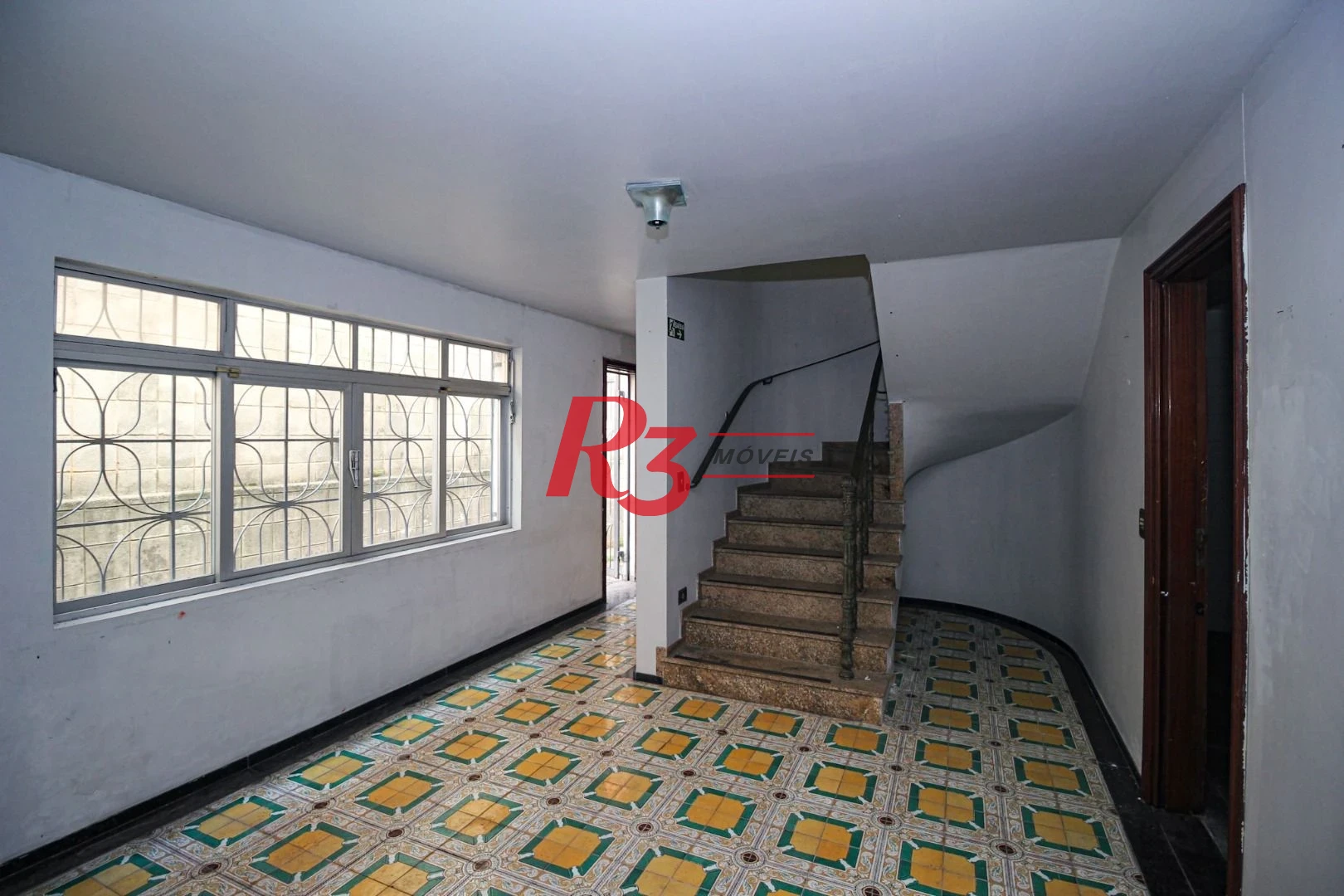 Sobrado para alugar com 4 dormitórios 1 Suíte, 390 m² Piscina, 2 VGS Boqueirão Santos/SP