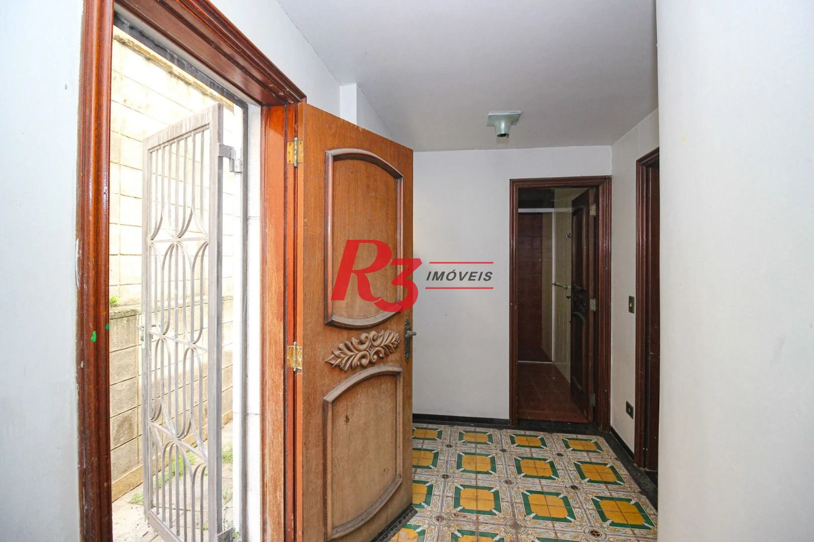 Sobrado para alugar com 4 dormitórios 1 Suíte, 390 m² Piscina, 2 VGS Boqueirão Santos/SP