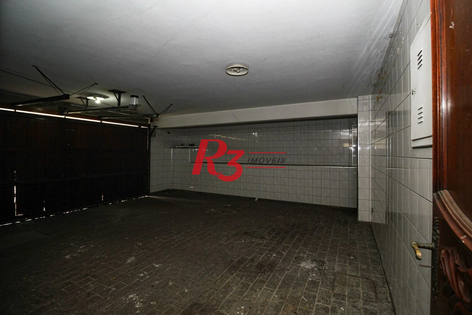 Sobrado para alugar com 4 dormitórios 1 Suíte, 390 m² Piscina, 2 VGS Boqueirão Santos/SP