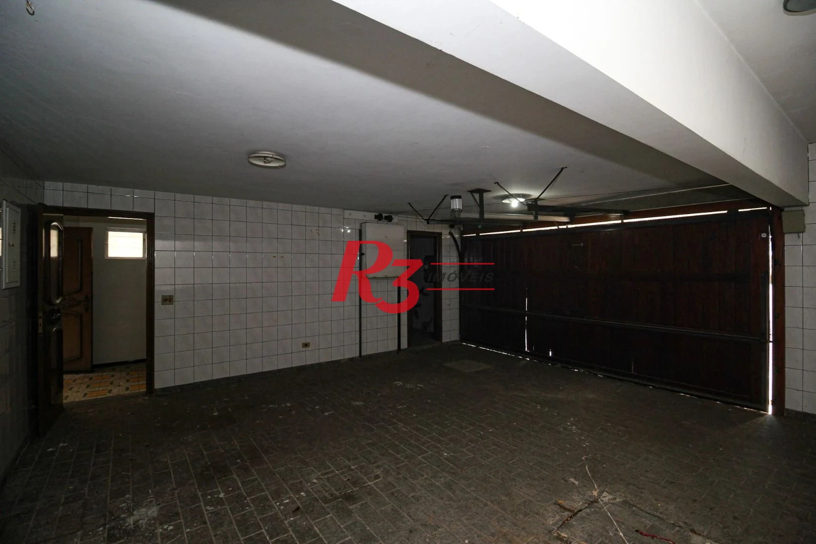 Sobrado para alugar com 4 dormitórios 1 Suíte, 390 m² Piscina, 2 VGS Boqueirão Santos/SP
