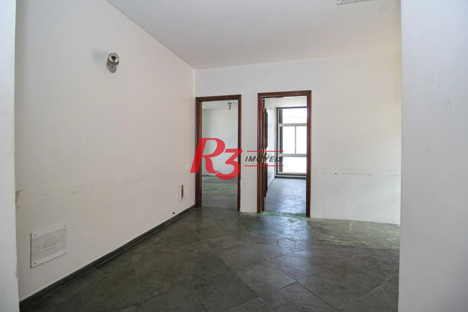Sobrado para alugar com 4 dormitórios 1 Suíte, 390 m² Piscina, 2 VGS Boqueirão Santos/SP