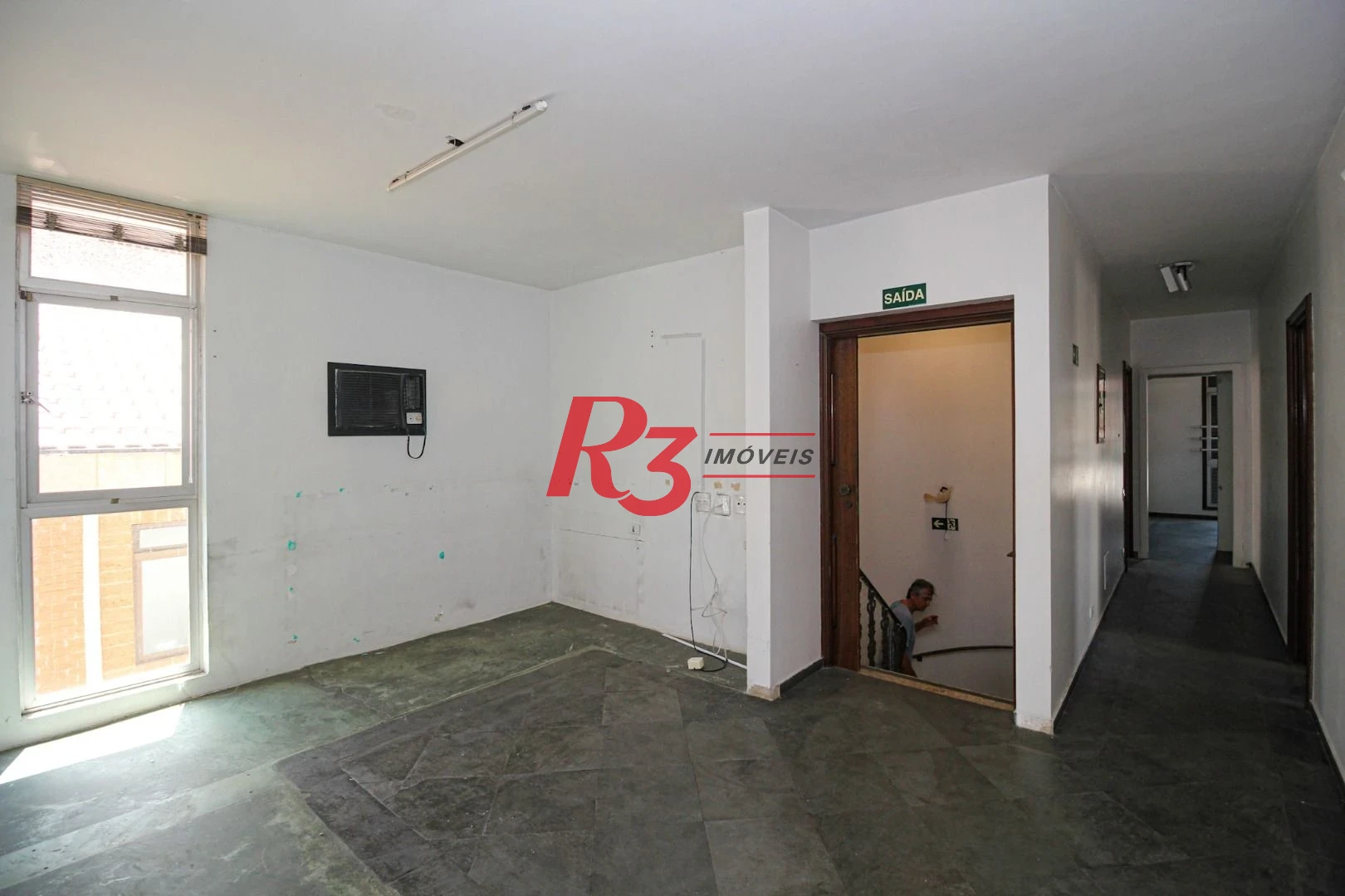 Sobrado para alugar com 4 dormitórios 1 Suíte, 390 m² Piscina, 2 VGS Boqueirão Santos/SP