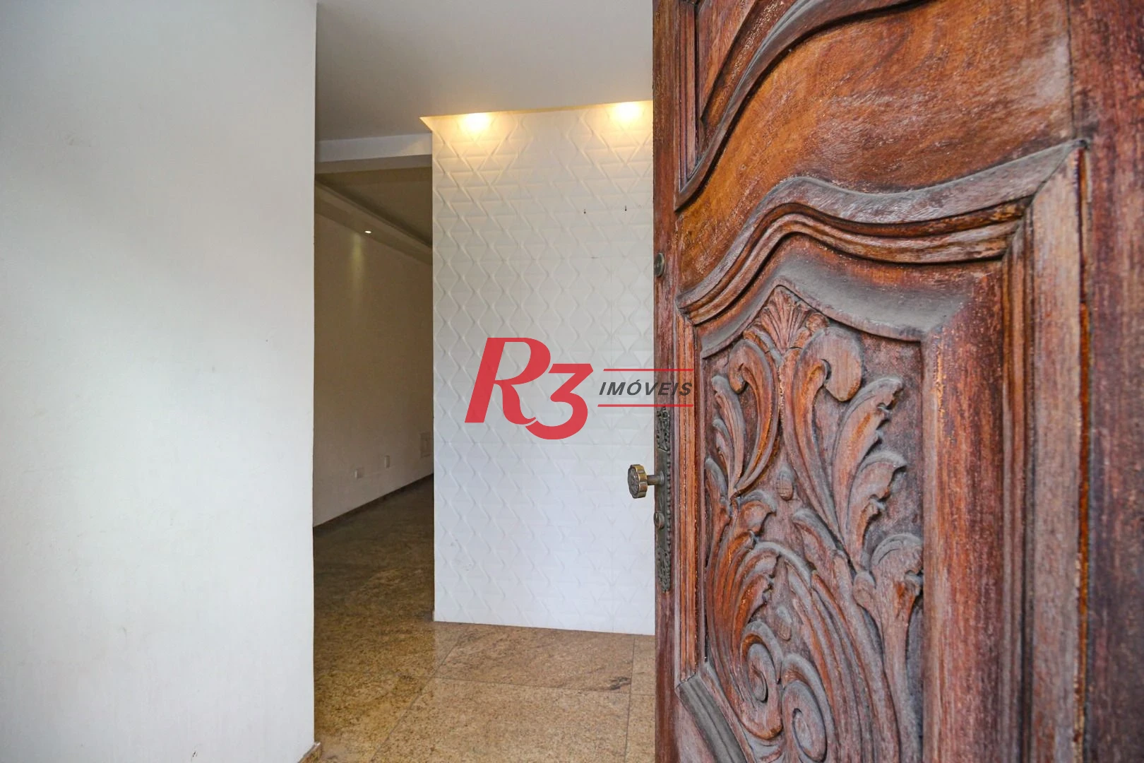 Sobrado para alugar com 4 dormitórios 1 Suíte, 390 m² Piscina, 2 VGS Boqueirão Santos/SP