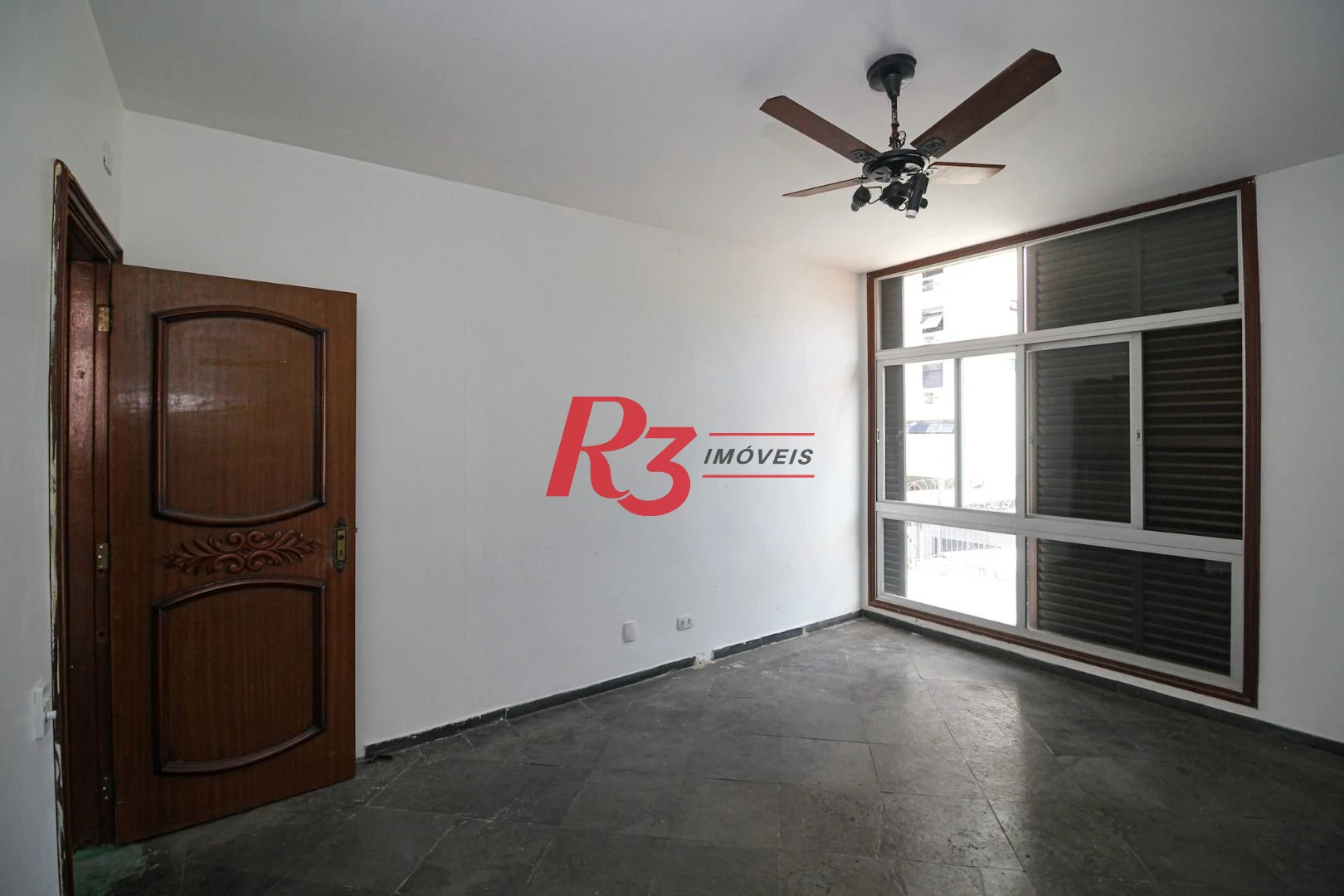 Sobrado para alugar com 4 dormitórios 1 Suíte, 390 m² Piscina, 2 VGS Boqueirão Santos/SP