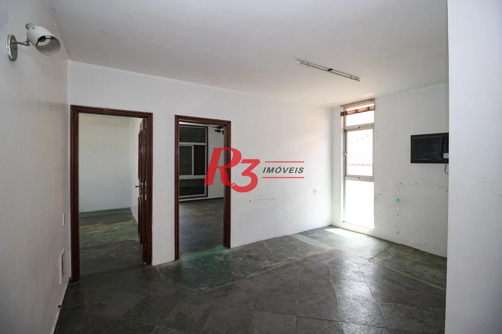 Sobrado para alugar com 4 dormitórios 1 Suíte, 390 m² Piscina, 2 VGS Boqueirão Santos/SP