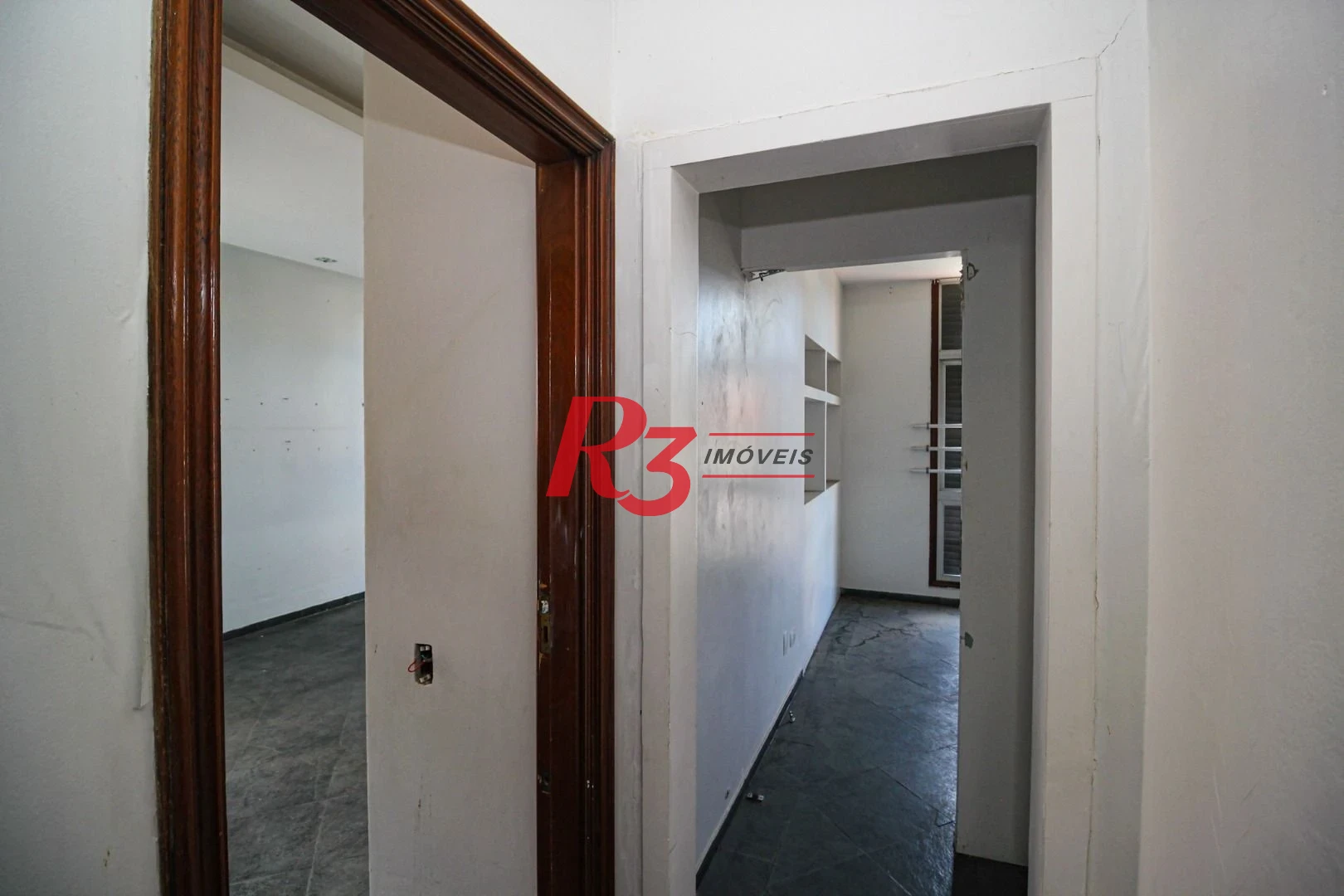 Sobrado para alugar com 4 dormitórios 1 Suíte, 390 m² Piscina, 2 VGS Boqueirão Santos/SP