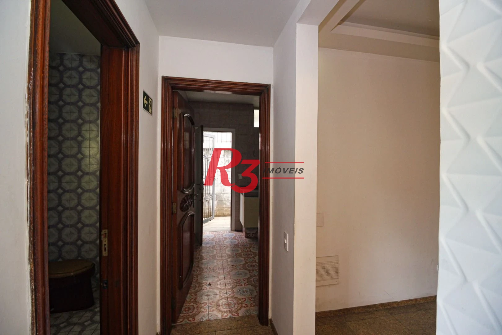 Sobrado para alugar com 4 dormitórios 1 Suíte, 390 m² Piscina, 2 VGS Boqueirão Santos/SP