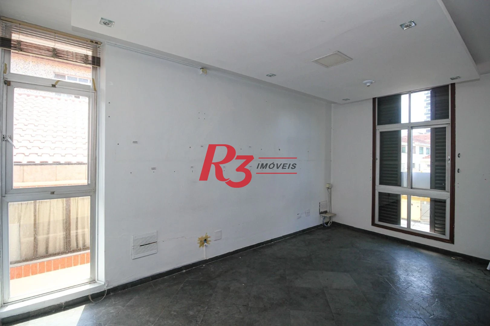 Sobrado para alugar com 4 dormitórios 1 Suíte, 390 m² Piscina, 2 VGS Boqueirão Santos/SP