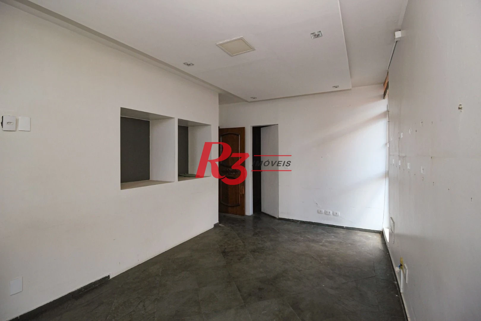 Sobrado para alugar com 4 dormitórios 1 Suíte, 390 m² Piscina, 2 VGS Boqueirão Santos/SP