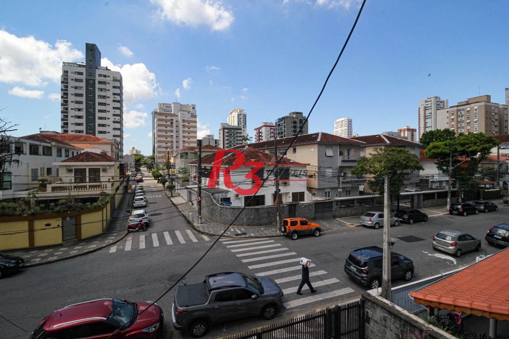 Sobrado para alugar com 4 dormitórios 1 Suíte, 390 m² Piscina, 2 VGS Boqueirão Santos/SP