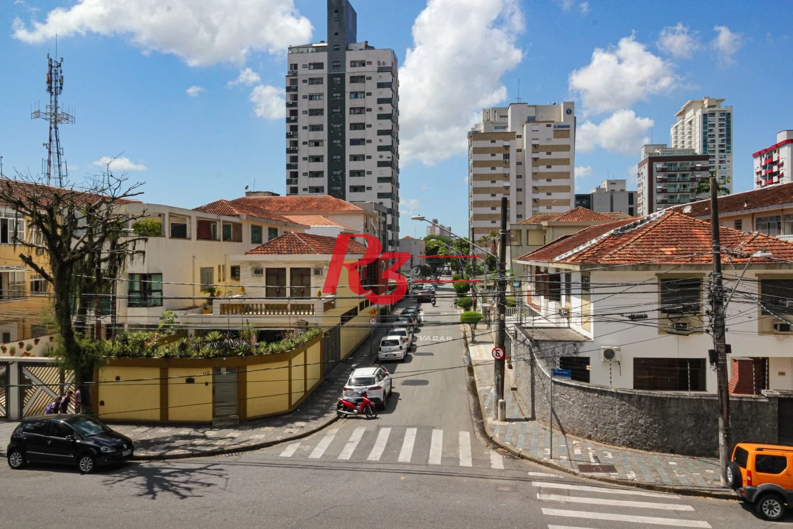Sobrado para alugar com 4 dormitórios 1 Suíte, 390 m² Piscina, 2 VGS Boqueirão Santos/SP