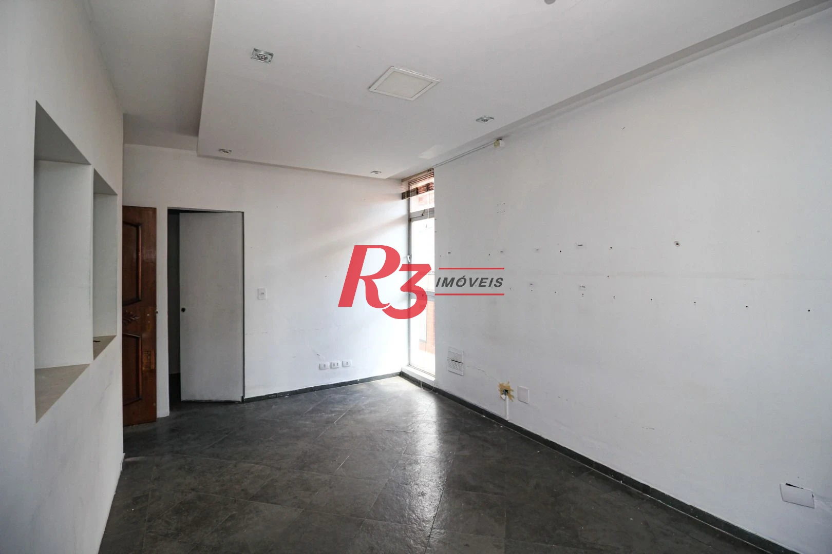 Sobrado para alugar com 4 dormitórios 1 Suíte, 390 m² Piscina, 2 VGS Boqueirão Santos/SP