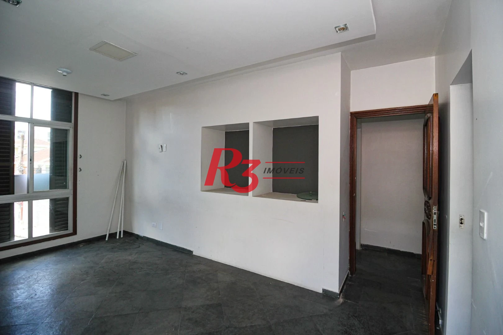 Sobrado para alugar com 4 dormitórios 1 Suíte, 390 m² Piscina, 2 VGS Boqueirão Santos/SP