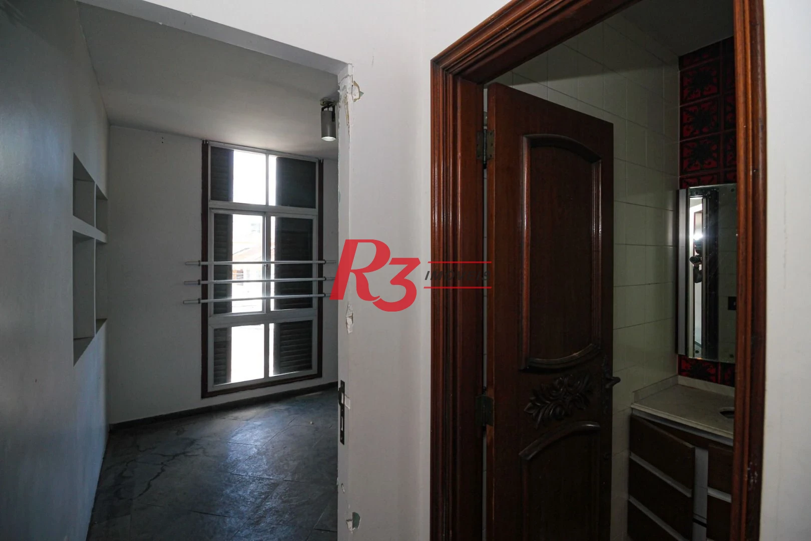 Sobrado para alugar com 4 dormitórios 1 Suíte, 390 m² Piscina, 2 VGS Boqueirão Santos/SP