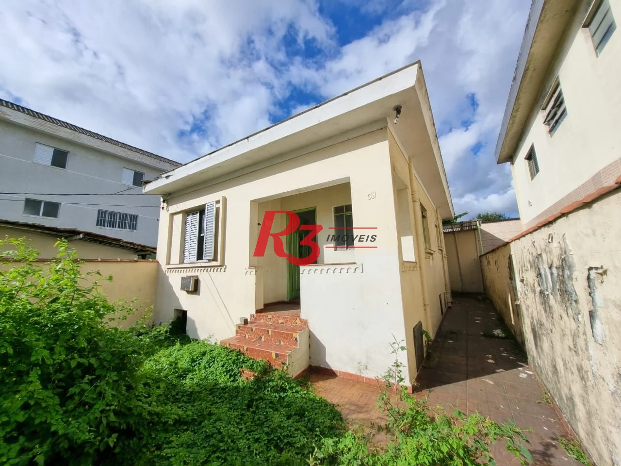 Exclusivo terreno à venda em excelente localização de Santos, com 8x37 m², plano, condição muito especial!!!