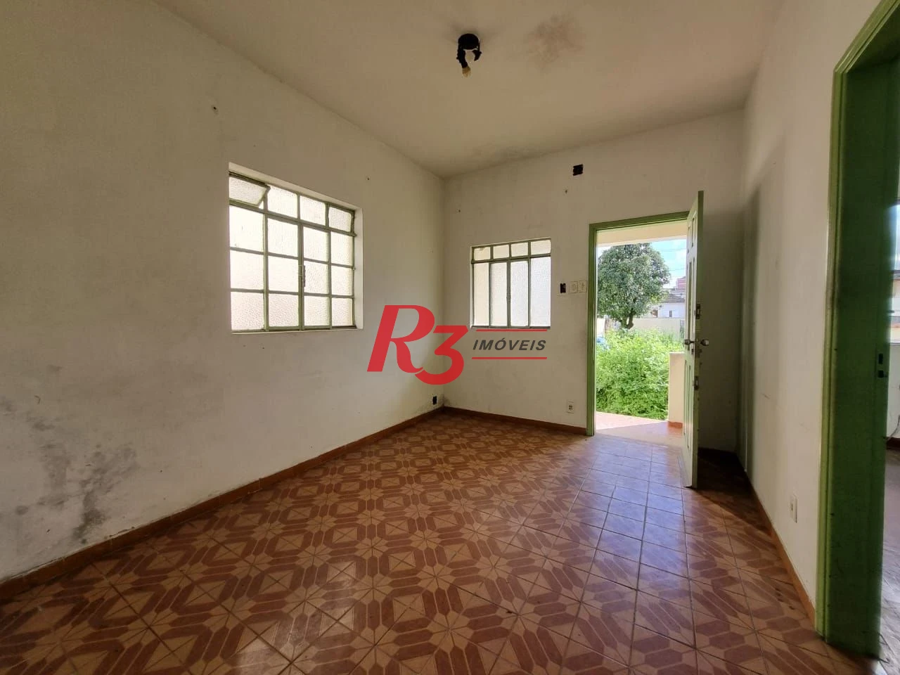 Exclusivo terreno à venda em excelente localização de Santos, com 8x37 m², plano, condição muito especial!!!