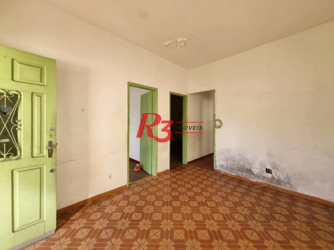 Exclusivo terreno à venda em excelente localização de Santos, com 8x37 m², plano, condição muito especial!!!
