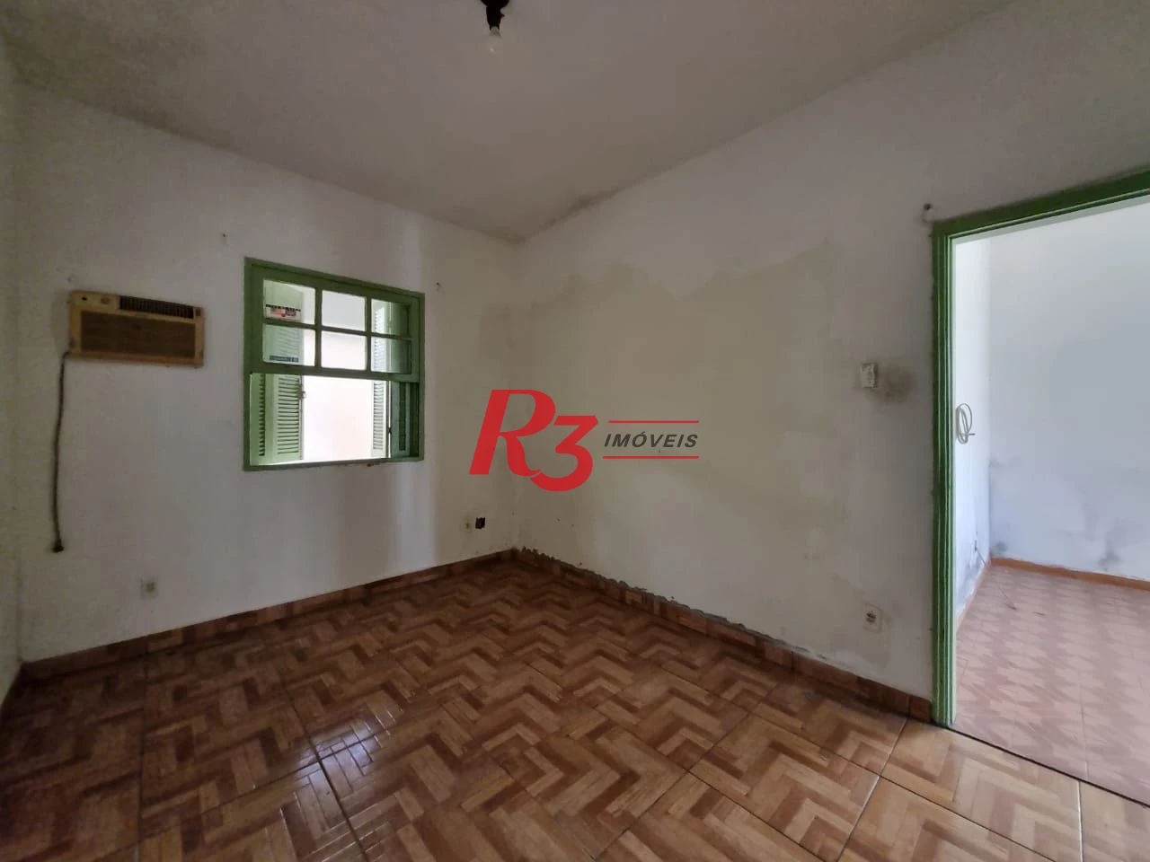 Exclusivo terreno à venda em excelente localização de Santos, com 8x37 m², plano, condição muito especial!!!