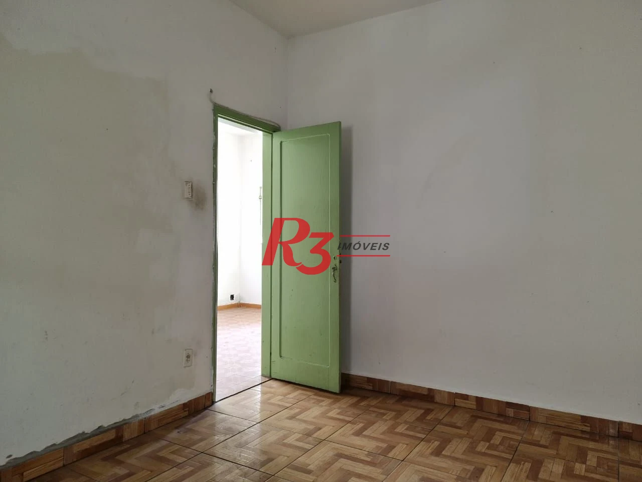 Exclusivo terreno à venda em excelente localização de Santos, com 8x37 m², plano, condição muito especial!!!