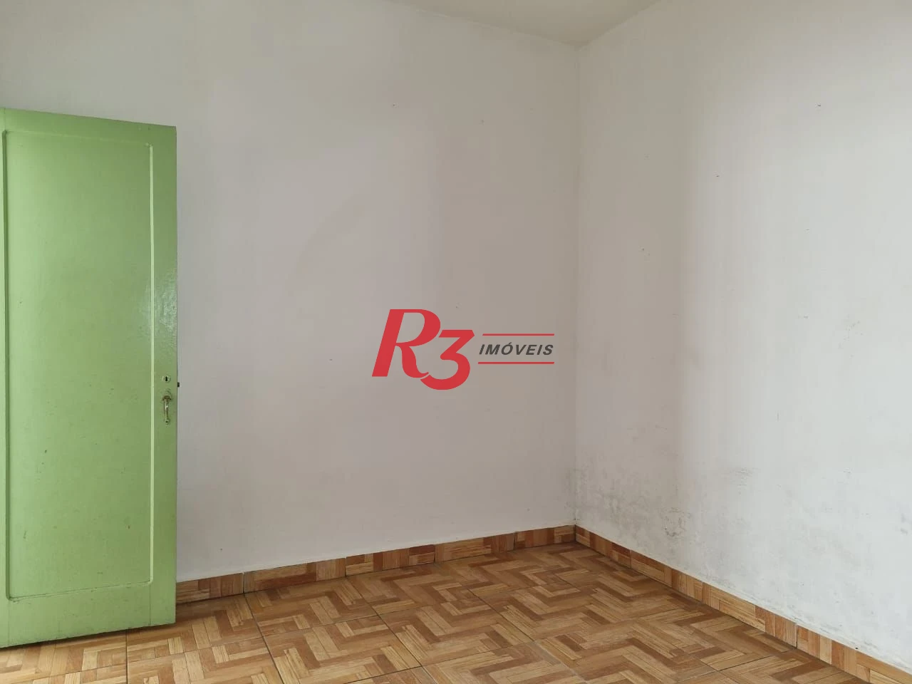 Exclusivo terreno à venda em excelente localização de Santos, com 8x37 m², plano, condição muito especial!!!