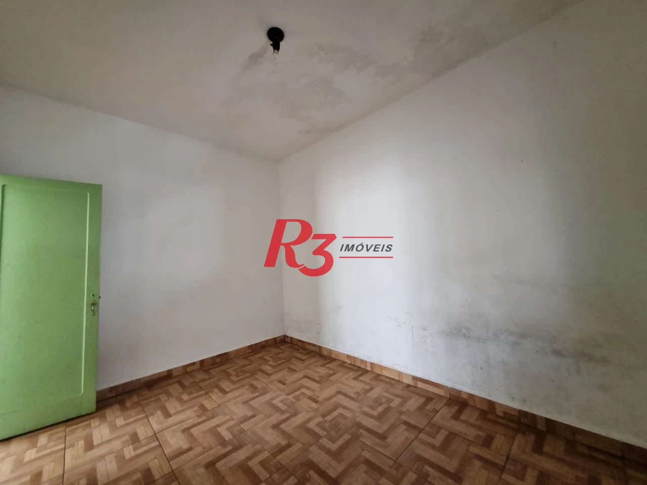 Exclusivo terreno à venda em excelente localização de Santos, com 8x37 m², plano, condição muito especial!!!