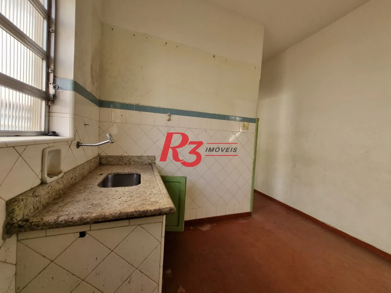 Exclusivo terreno à venda em excelente localização de Santos, com 8x37 m², plano, condição muito especial!!!