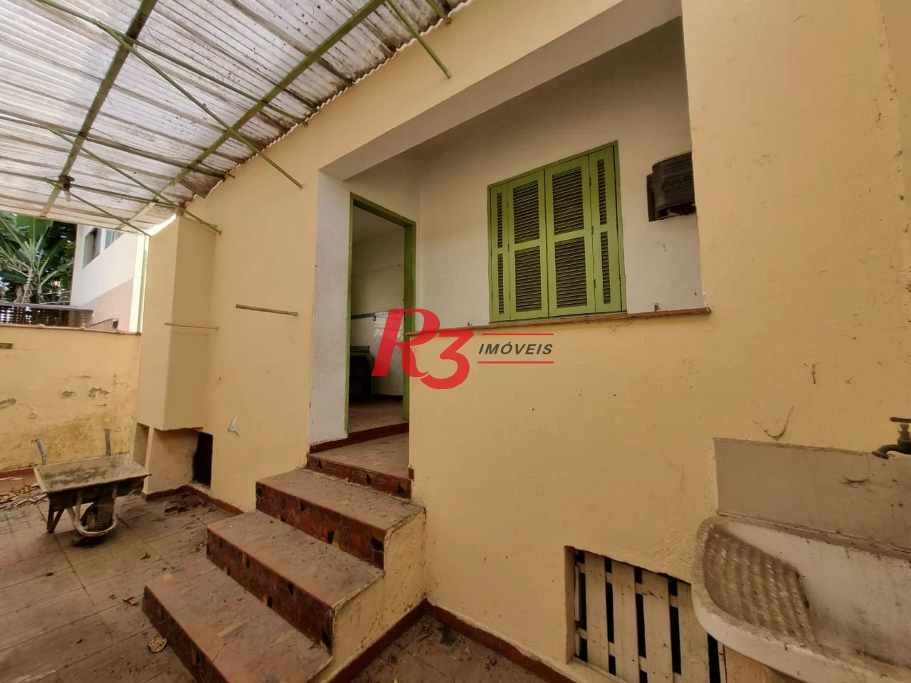 Exclusivo terreno à venda em excelente localização de Santos, com 8x37 m², plano, condição muito especial!!!