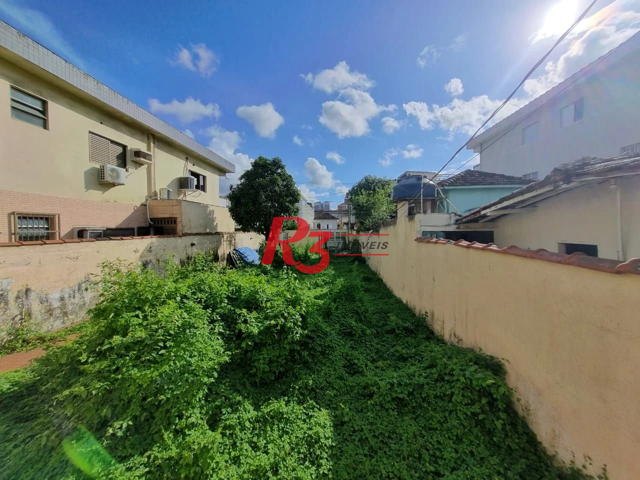 Exclusivo terreno à venda em excelente localização de Santos, com 8x37 m², plano, condição muito especial!!!