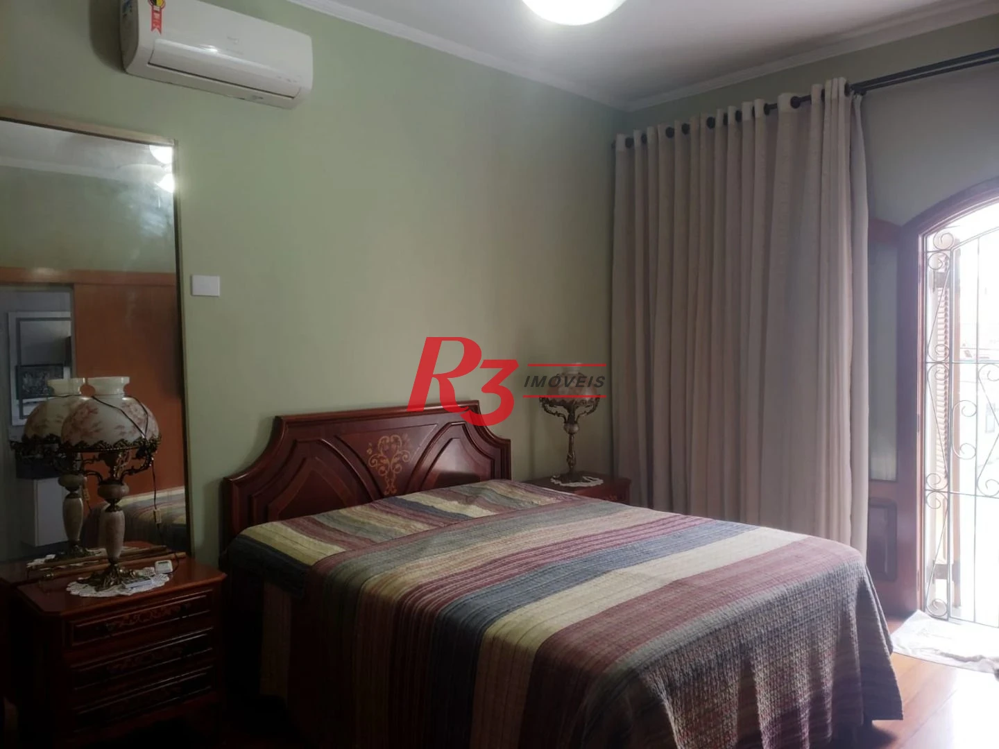 Sobrado, 380 m² - venda por R$ 3.000.000,00 ou aluguel por R$ 20.860,00/mês - Embaré - Santos/SP