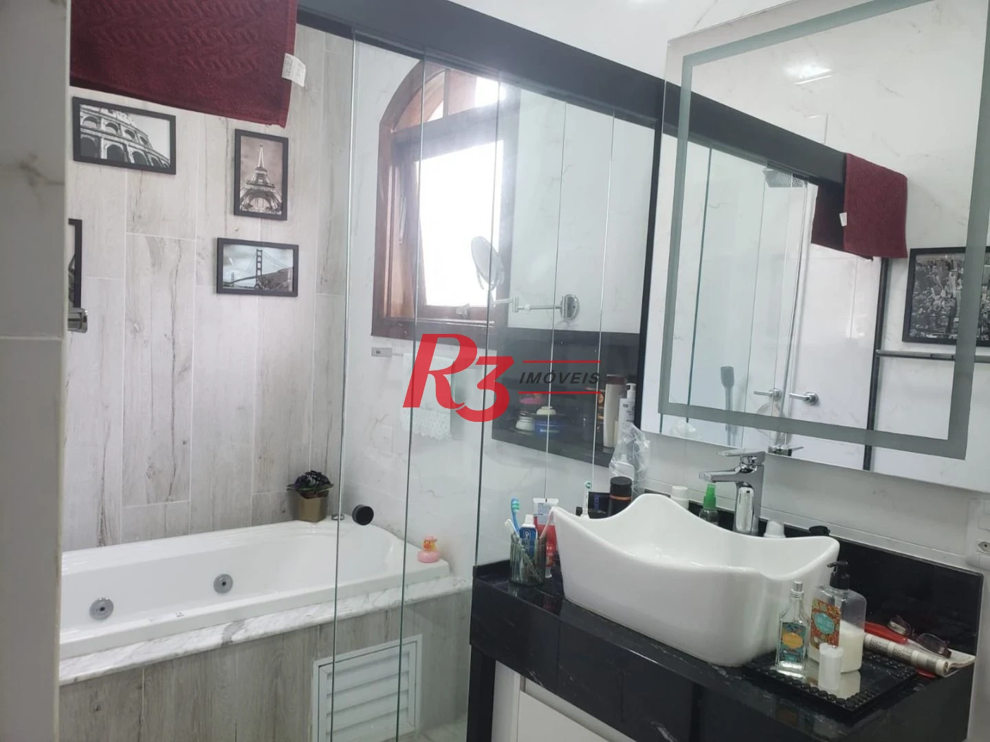 Sobrado, 380 m² - venda por R$ 3.000.000,00 ou aluguel por R$ 20.860,00/mês - Embaré - Santos/SP