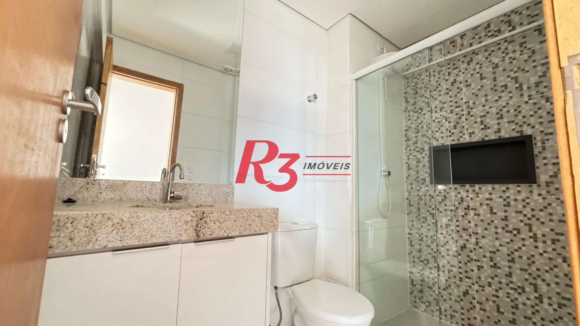Apartamento com 2 dormitórios para alugar, 65 m² por R$ 4.000,00/mês - Macuco - Santos/SP
