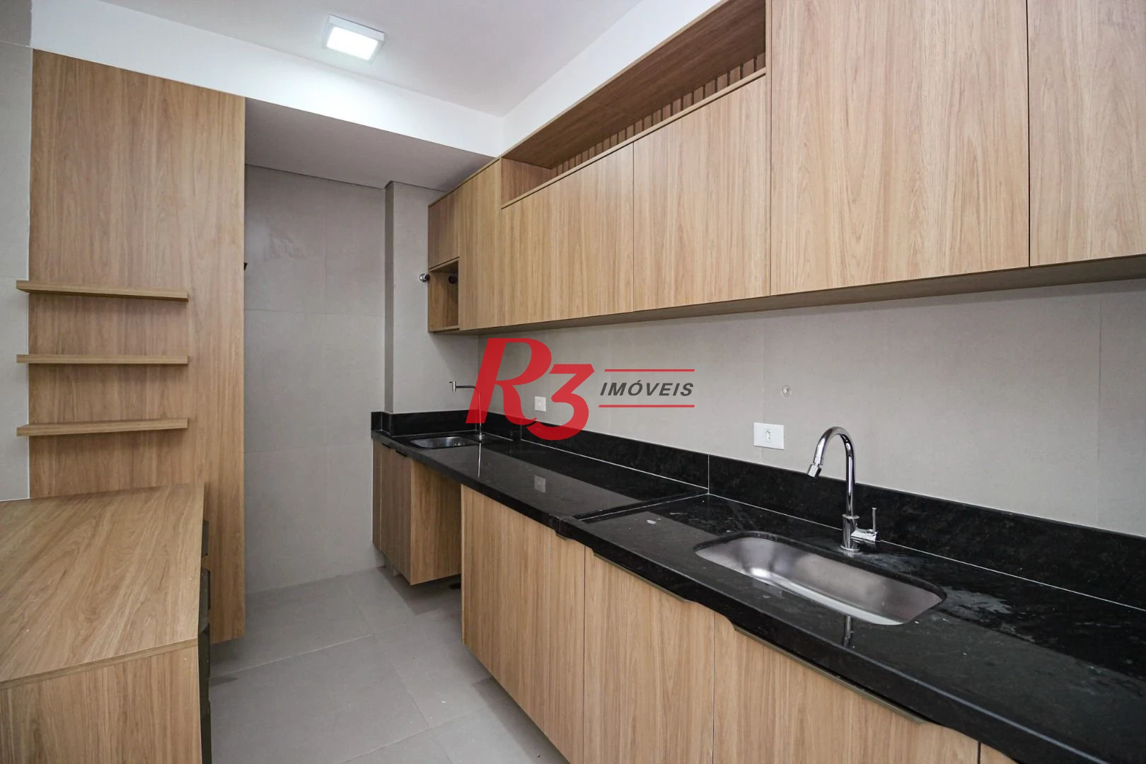 Apartamento com 2 dormitórios à venda, 75 m² por R$ 950.000,00 - José Menino - Santos/SP