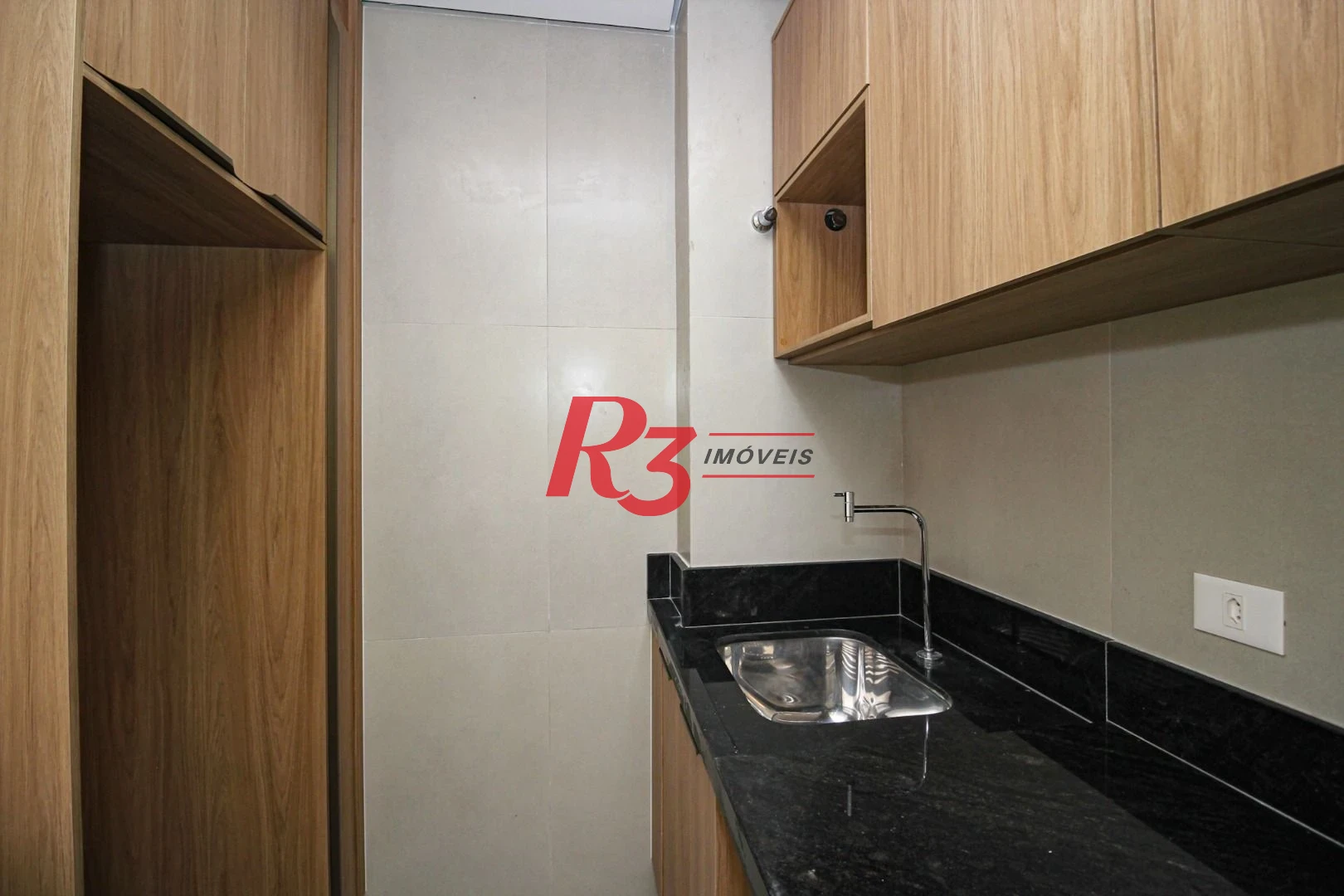 Apartamento com 2 dormitórios à venda, 75 m² por R$ 950.000,00 - José Menino - Santos/SP