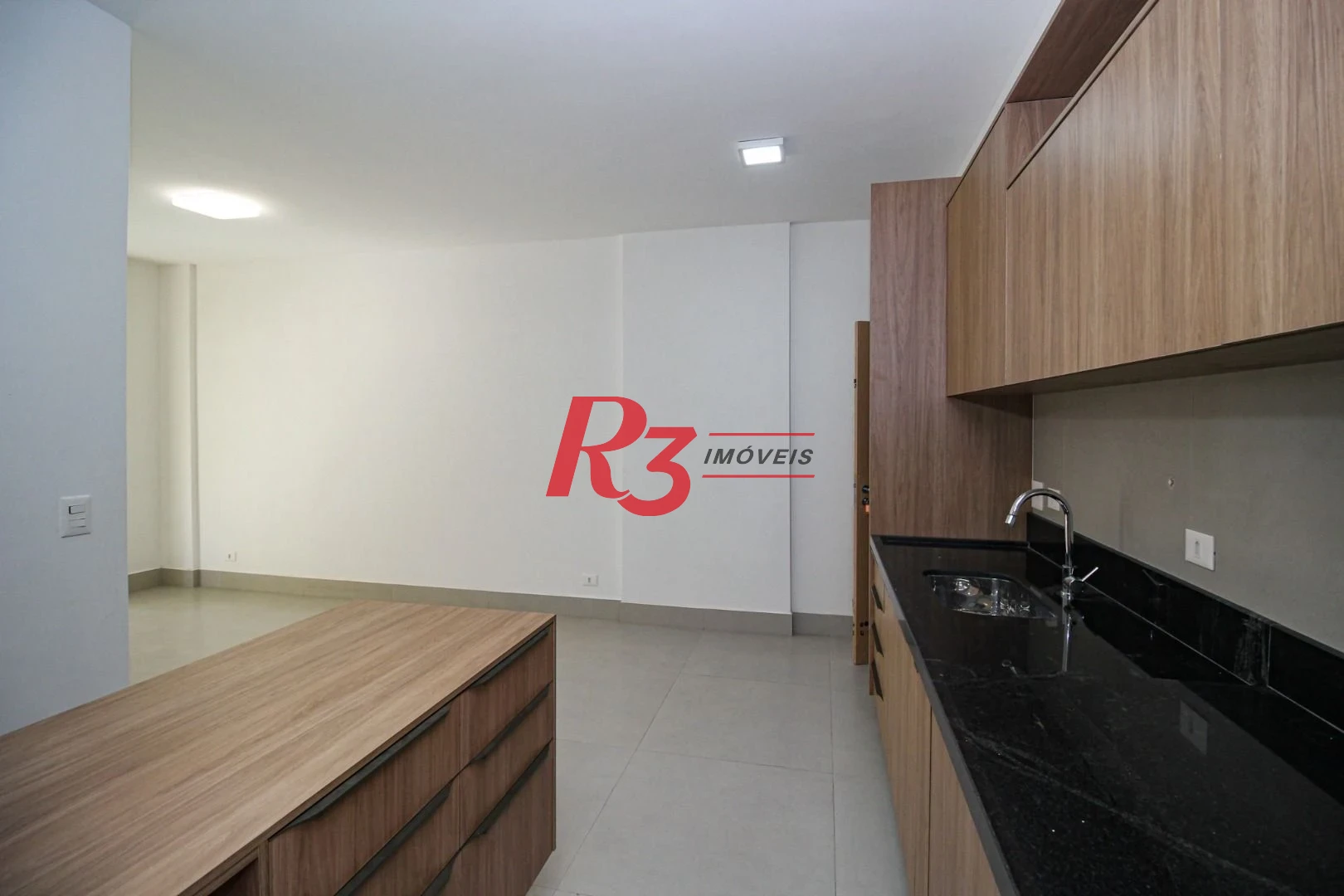 Apartamento com 2 dormitórios à venda, 75 m² por R$ 980.000,00 - José Menino - Santos/SP