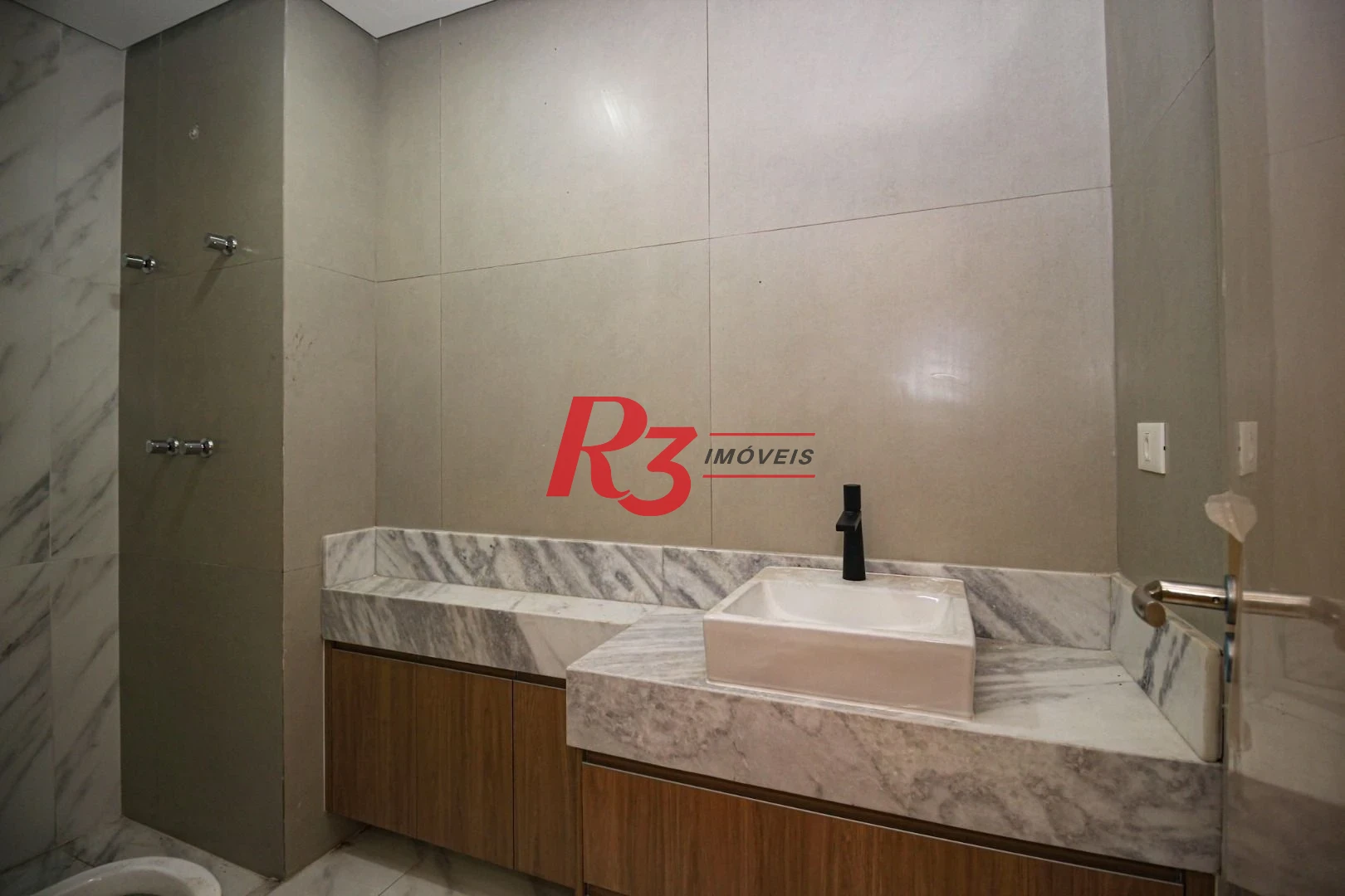 Apartamento com 2 dormitórios à venda, 75 m² por R$ 980.000,00 - José Menino - Santos/SP