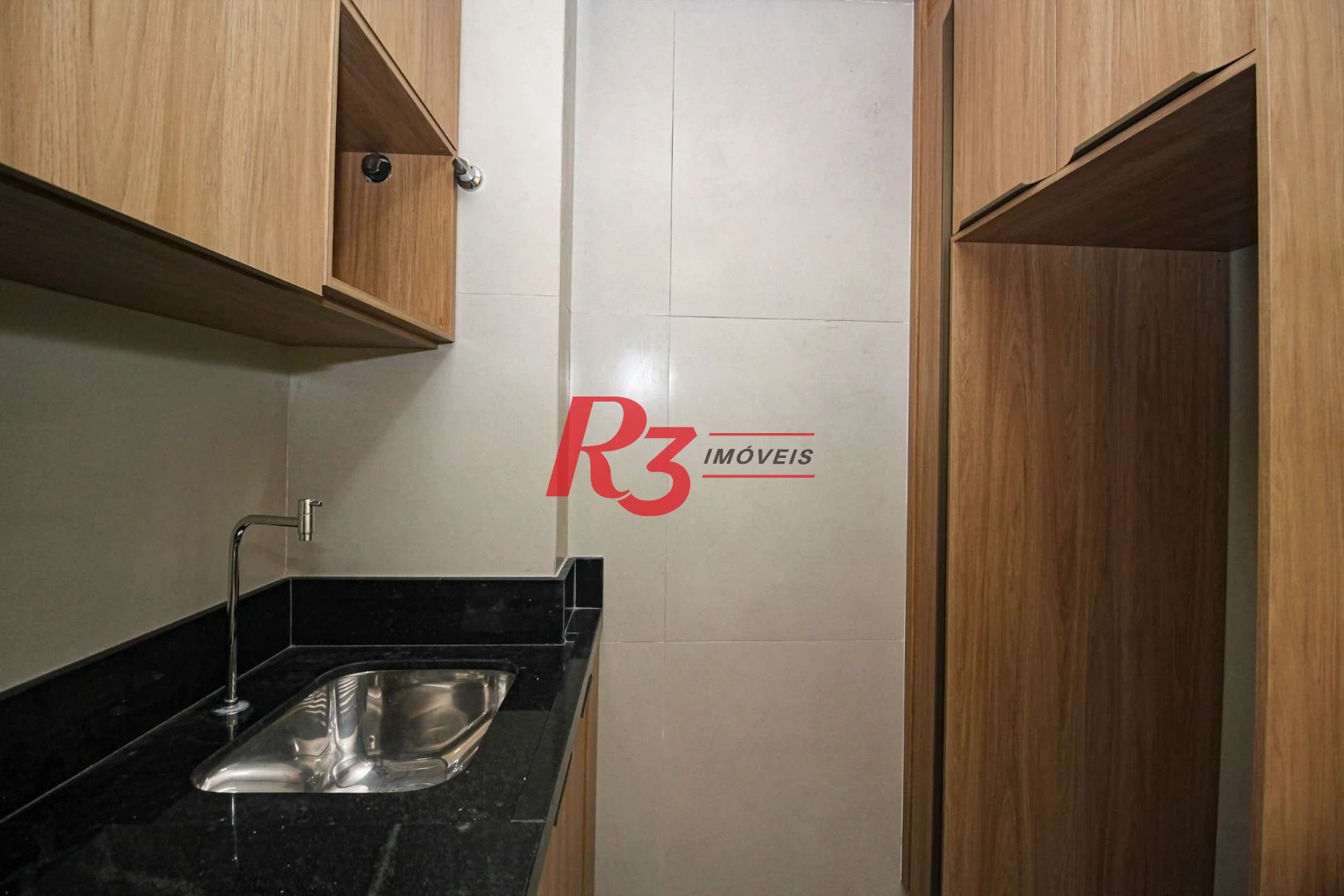 Apartamento com 2 dormitórios à venda, 75 m² por R$ 980.000,00 - José Menino - Santos/SP