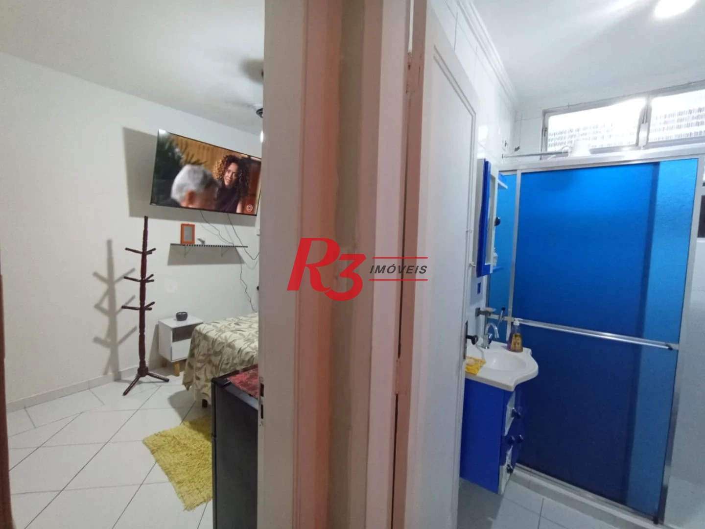Apartamento com 2 dormitórios à venda, 60 m² por R$ 300.000,00 - Vila Matias - Santos/SP