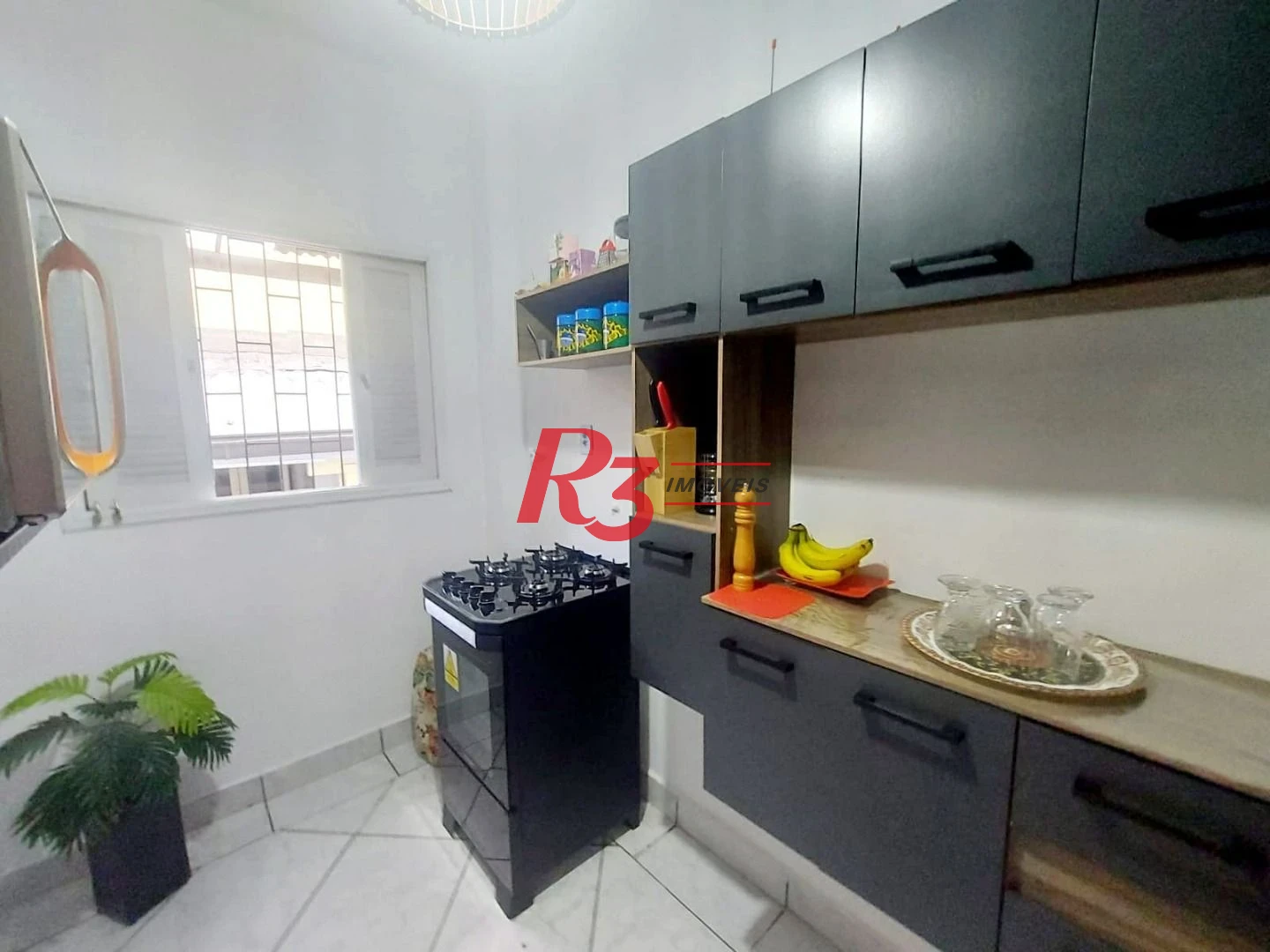Apartamento com 2 dormitórios à venda, 60 m² por R$ 300.000,00 - Vila Matias - Santos/SP
