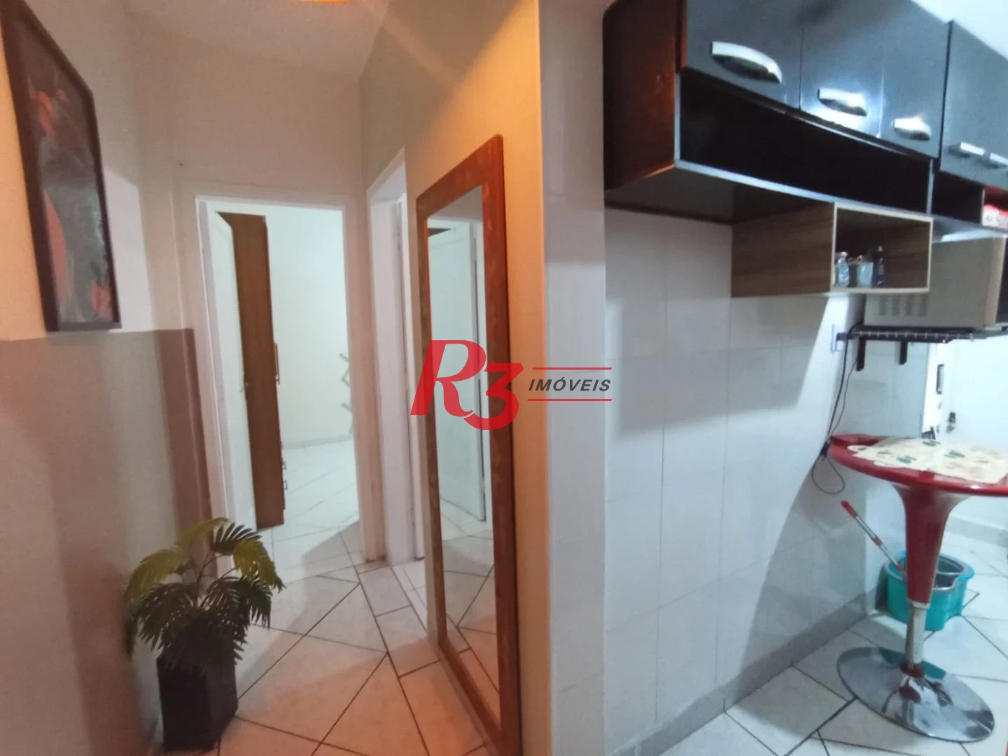 Apartamento com 2 dormitórios à venda, 60 m² por R$ 300.000,00 - Vila Matias - Santos/SP
