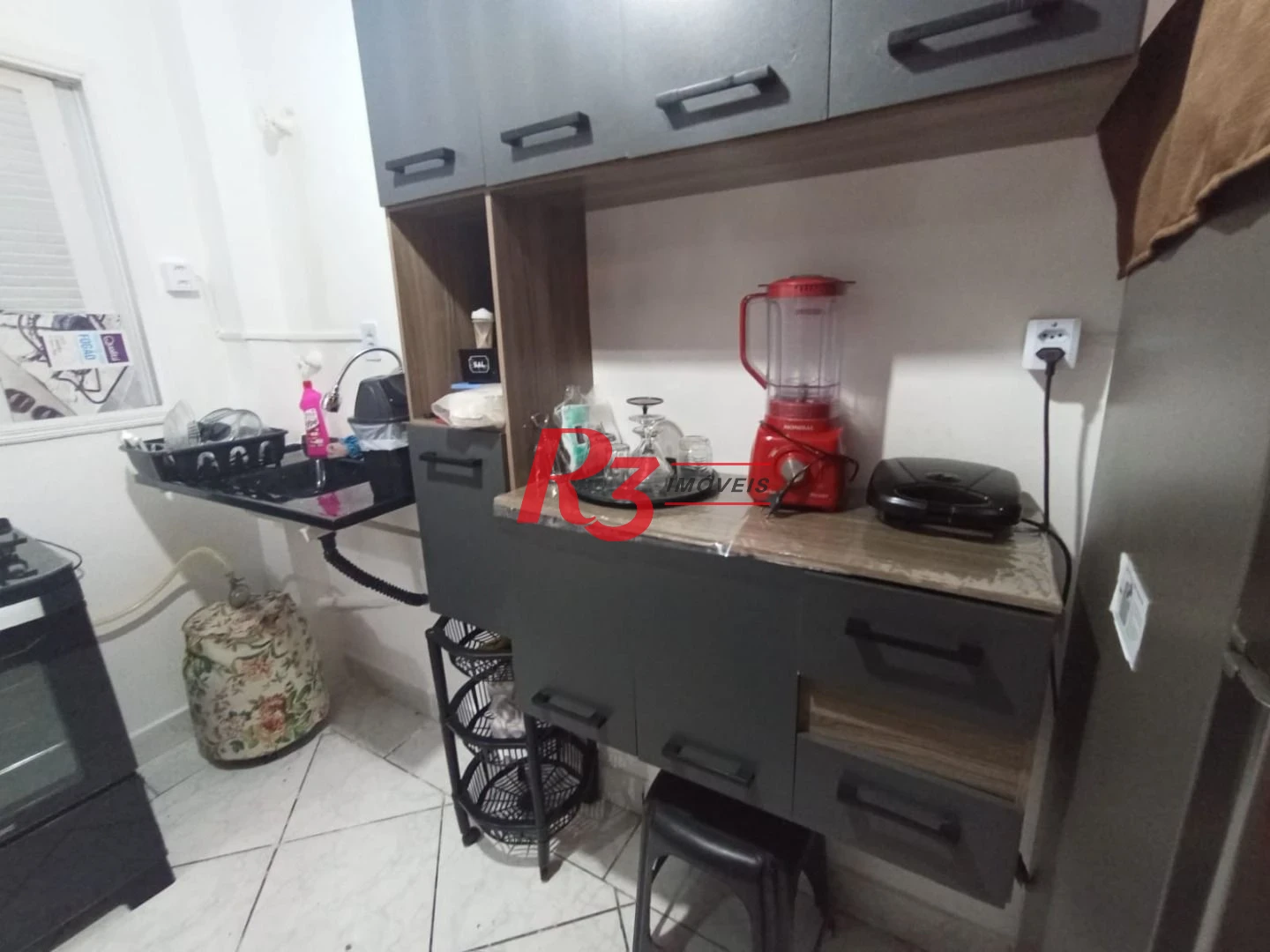 Apartamento com 2 dormitórios à venda, 60 m² por R$ 300.000,00 - Vila Matias - Santos/SP