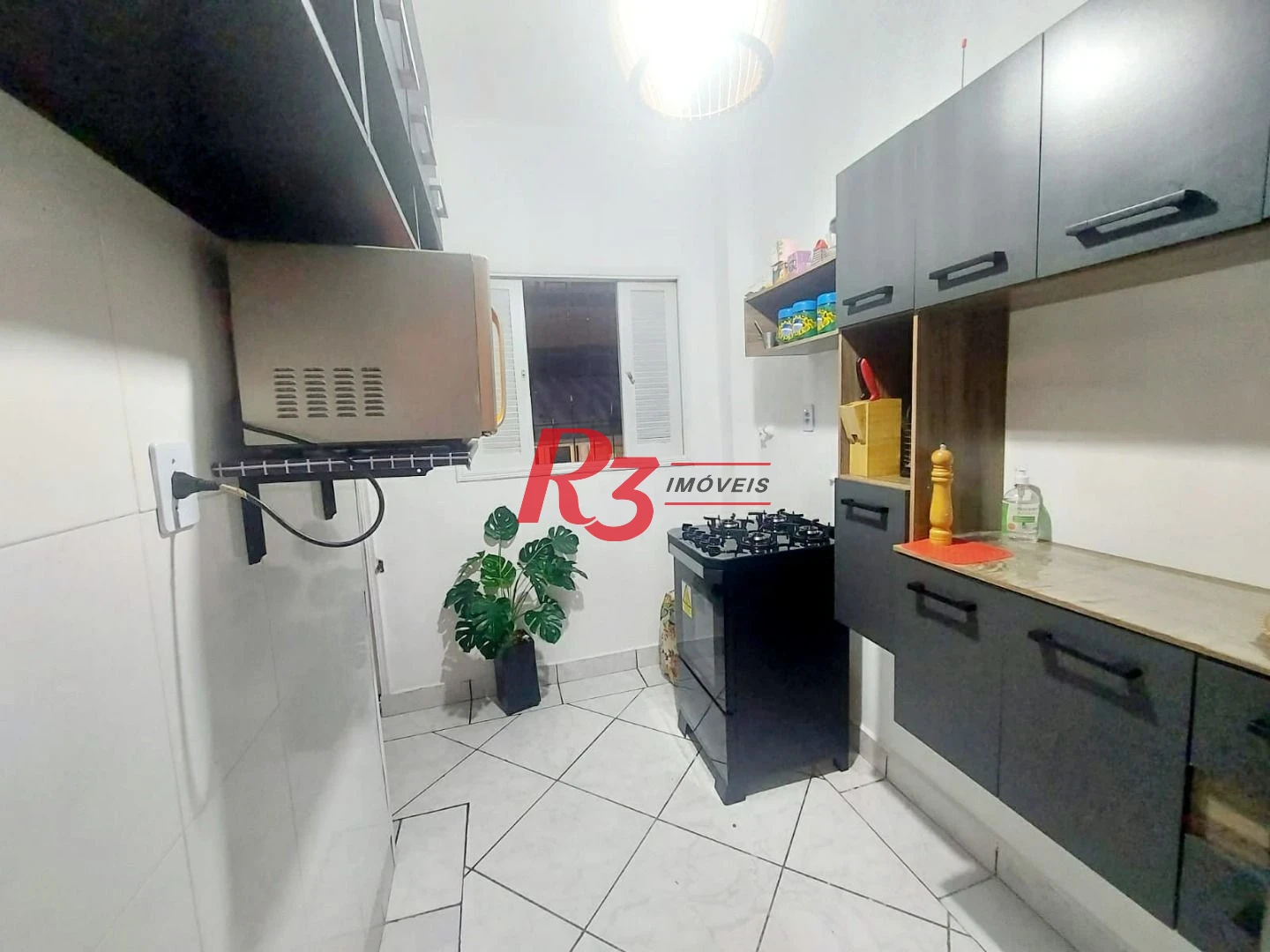 Apartamento com 2 dormitórios à venda, 60 m² por R$ 300.000,00 - Vila Matias - Santos/SP