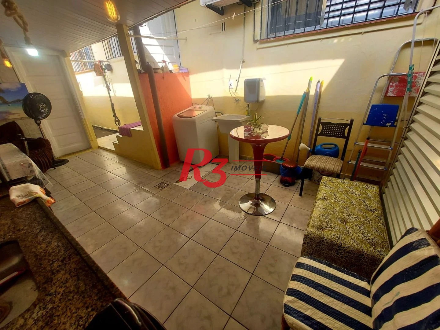 Apartamento com 2 dormitórios à venda, 60 m² por R$ 300.000,00 - Vila Matias - Santos/SP