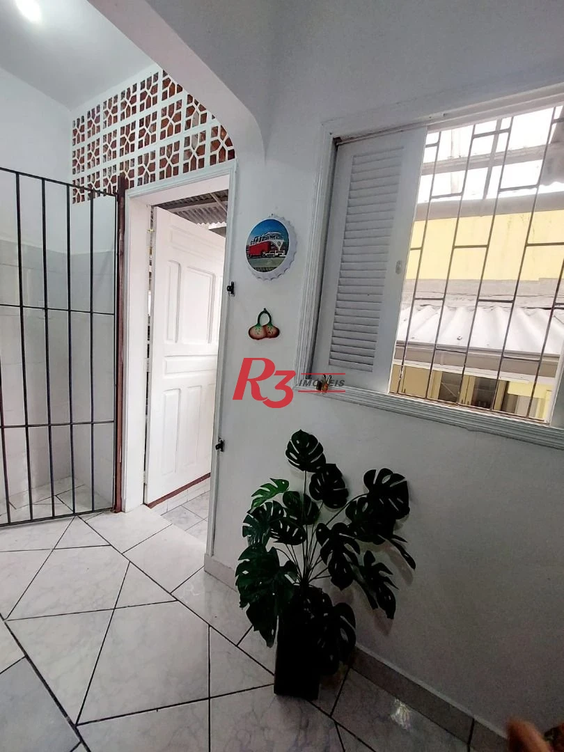 Apartamento com 2 dormitórios à venda, 60 m² por R$ 300.000,00 - Vila Matias - Santos/SP
