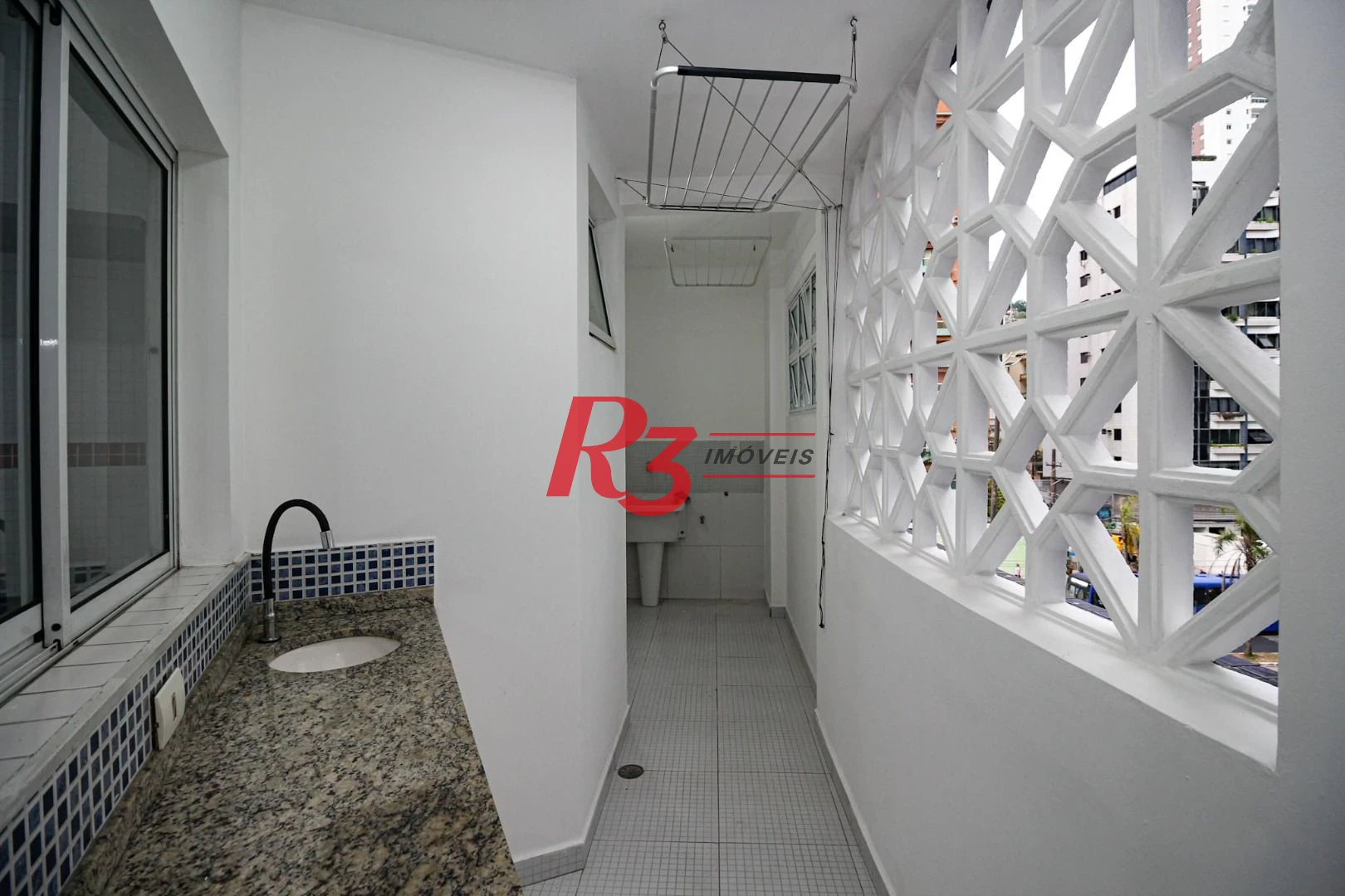 Apartamento com 3 dormitórios à venda, 179 m² por R$ 1.300.000,00 - José Menino - Santos/SP